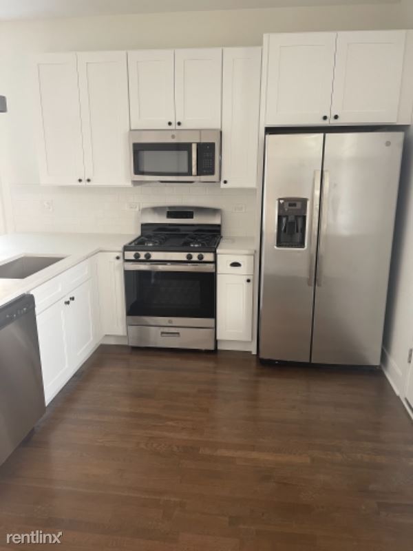 Primary Photo - 3 br, 2 bath Condo - 1439 E 66th Pl
