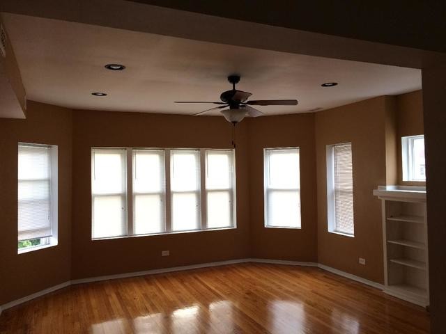 Foto del edificio - 7835 S Saginaw Ave