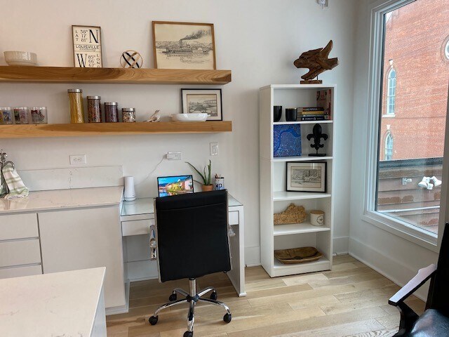 Desk - 1419 Story Ave