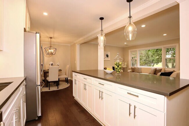 Foto del edificio - 28 Princeton Pl