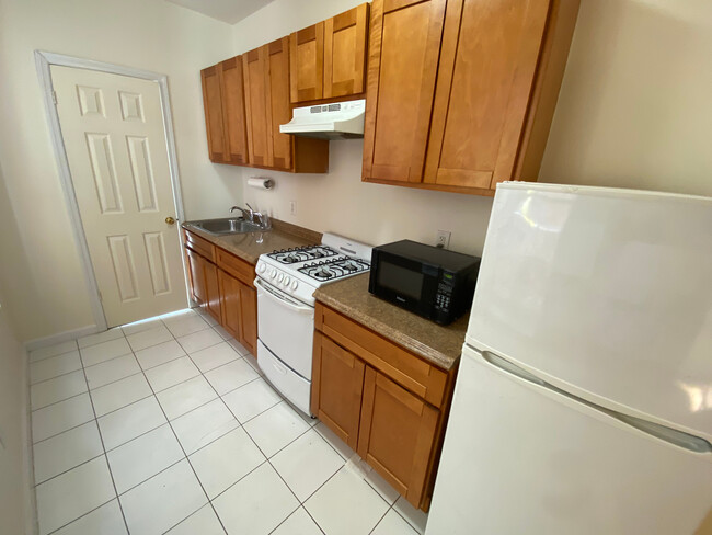Foto del edificio - 244 E 79th St