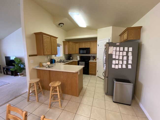 Building Photo - 488 S 910 W