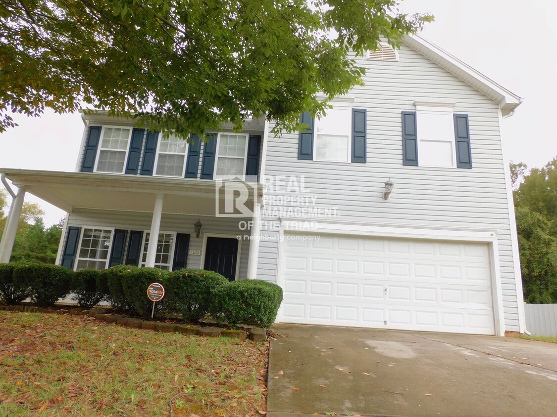 Foto principal - 4BR/2.5BA home in Candace Ridge for rent! ...