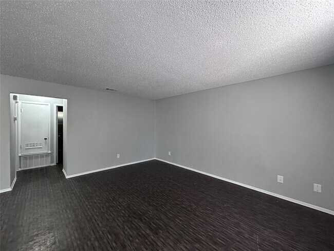 Foto del edificio - 4910 Pepper Ln