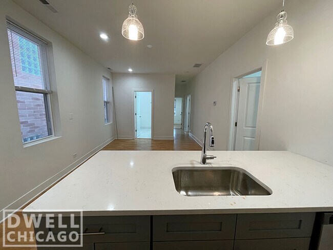 Foto del edificio - 1544 N Bosworth Ave