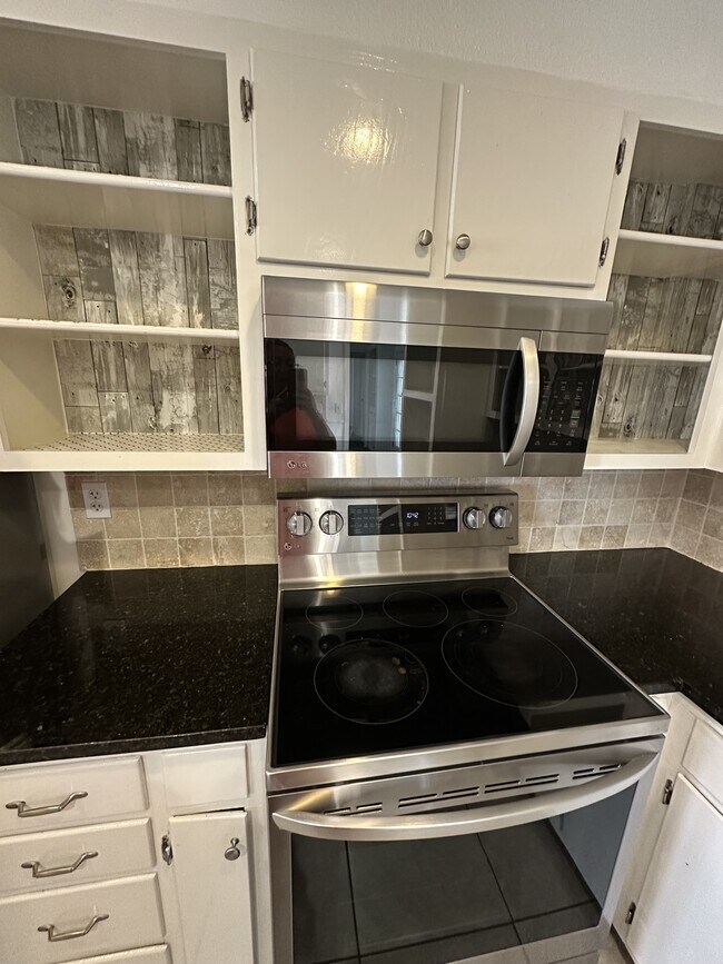 Foto del edificio - 211 Uecker Dr