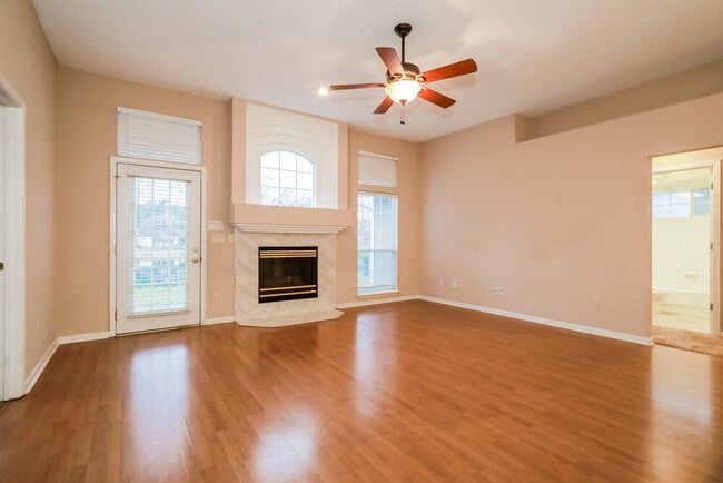 Building Photo - 324 Maplewood Dr