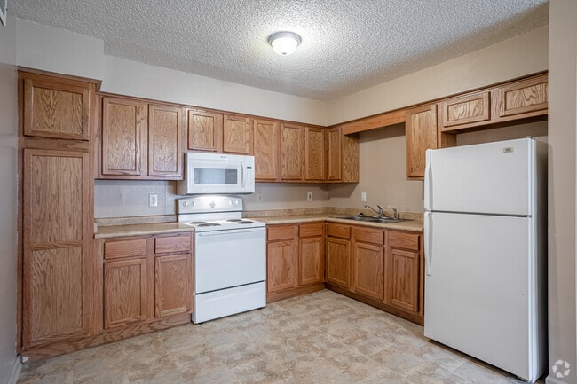 1BR, 1BA - 500SF - Casa Retirement Community - 62+ Senior