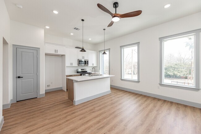 Foto del edificio - 704 S 1st St