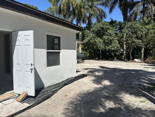 Foto del edificio - 11614 49th St N