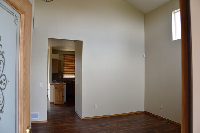 Foto del edificio - 4278 Morning Glory Rd. - Briargate - Two S...