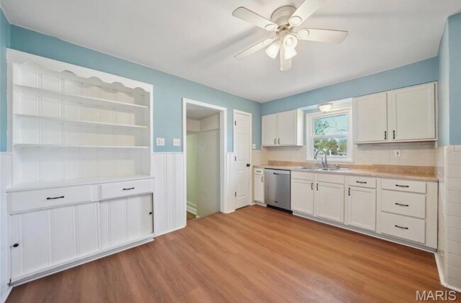 Foto del edificio - 7625 General Sheridan Ln