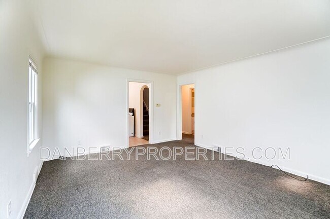 Foto del edificio - 919 Brookley Blvd