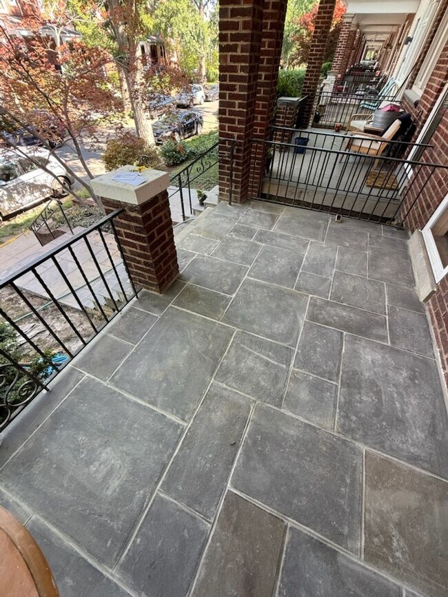 Foto del edificio - UPDATED 4/BR in Glover Park!