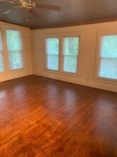 Building Photo - 217 Crescent Ct