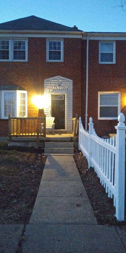 Foto principal - 2215 Hawthorne Rd
