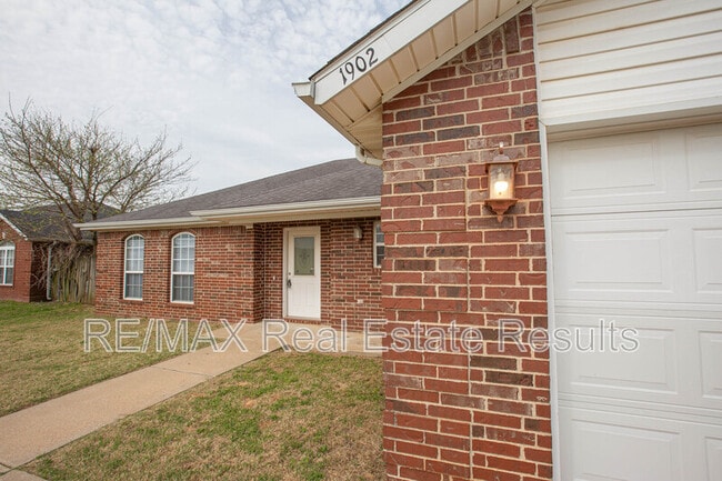 Foto del edificio - 1902 SW Fremont Rd