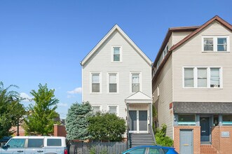 Building Photo - 2818 N Ashland Ave