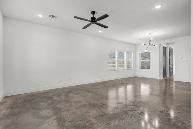 Building Photo - 3004 Alpha Wolf Ct