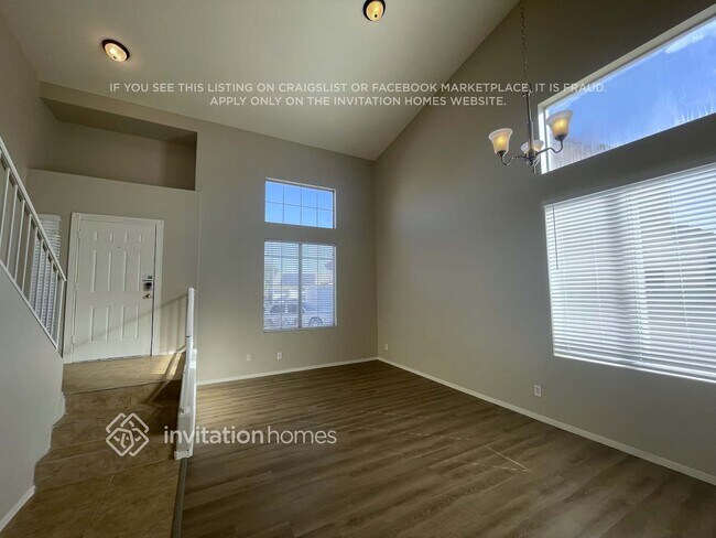 Building Photo - 3608 Russian Olive St