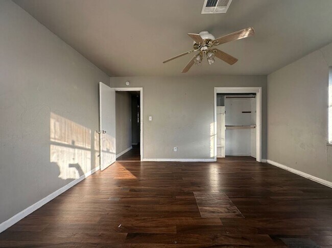 Building Photo - Beautiful 4-Bedroom Home Available!