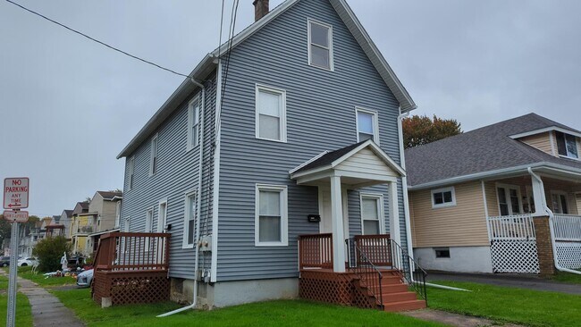 Building Photo - 915 Inman Plz