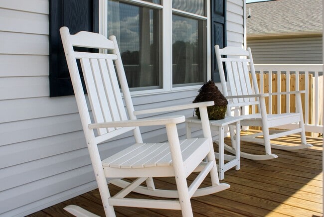 Building Photo - Beautiful One-Level Home in Pristine Condition - Move-In Ready!