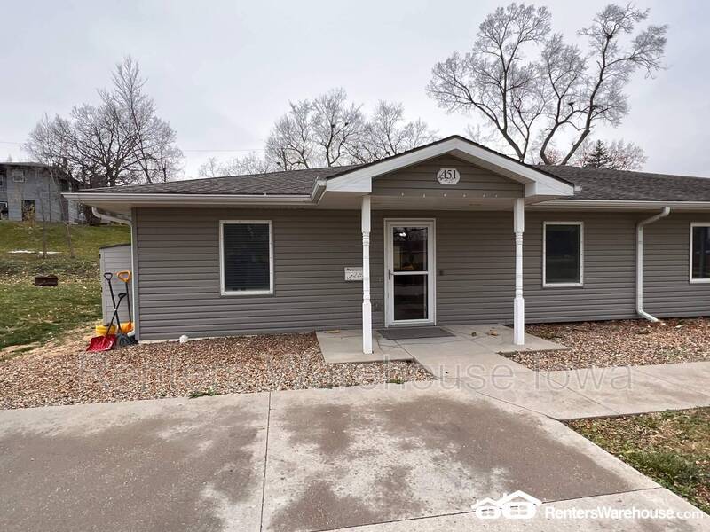 451 N 10th St, Adel, IA 50003 Condo for Rent in Adel, IA