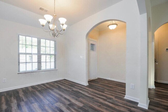 Building Photo - 6245 Anne Dr
