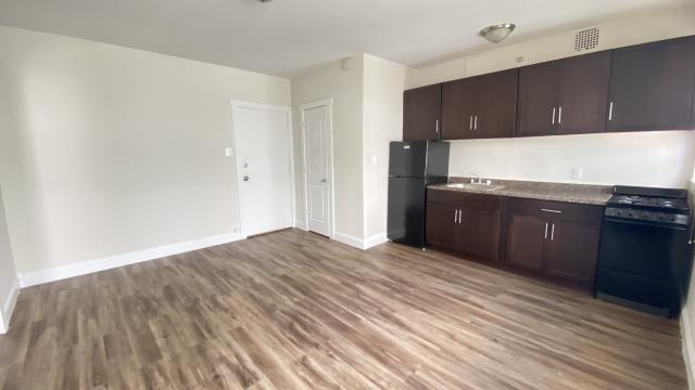 Building Photo - 0 bedroom in Chicago IL 60613