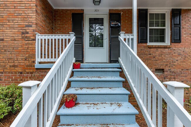 Foto del edificio - 321 Angier Ave