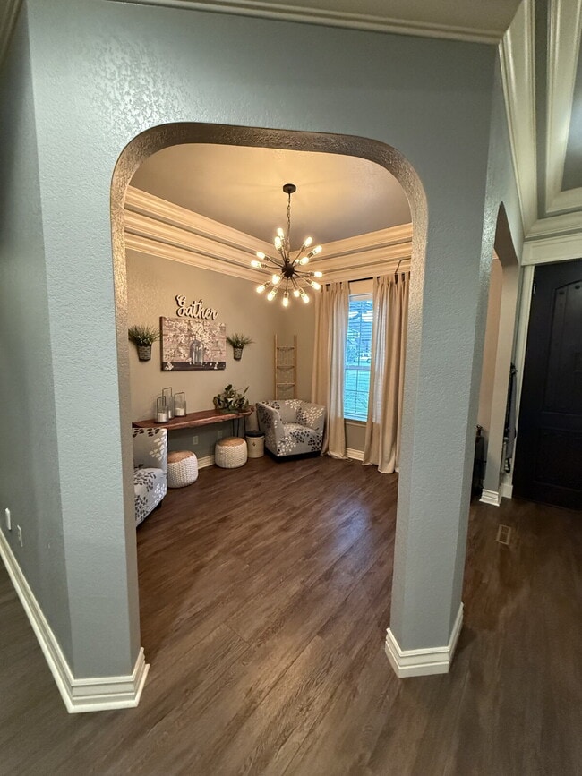 Building Photo - Custom 5 BR / 3 Car Garage, Home theater, ...