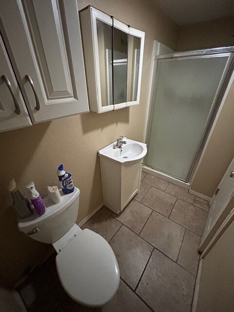 Building Photo - 1620 Oakwood St