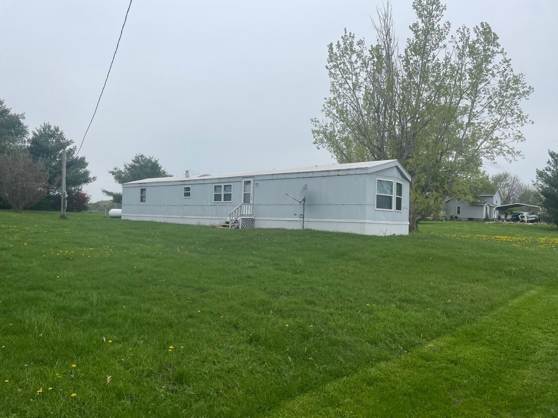 3 Bedroom 2 Bathroom (move-in ready) - 3 Bedroom 2 Bathroom (move-in ready)