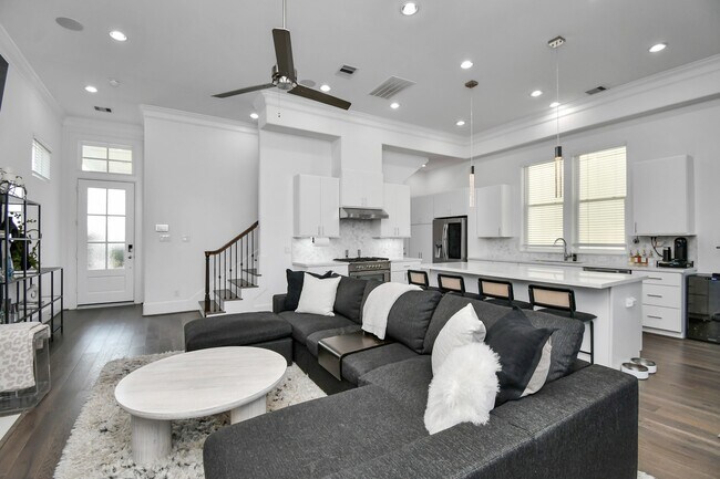 Foto del edificio - 3302 Timbergrove Heights St.