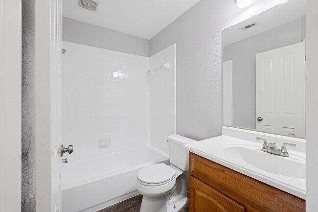 Building Photo - Updated 4 Bedroom, 3 Bath, 2 Story Home in...
