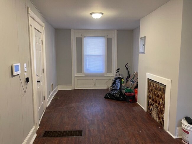 Foto del edificio - Charming 1-Bedroom Apartment with Private ...
