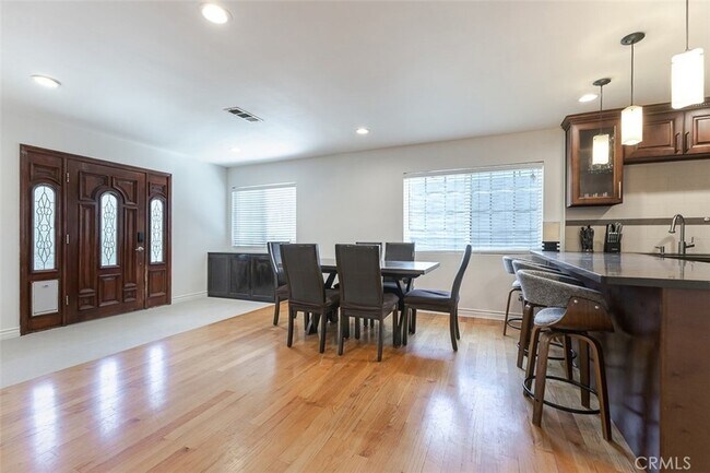 Foto del edificio - 1217 Elm Ave