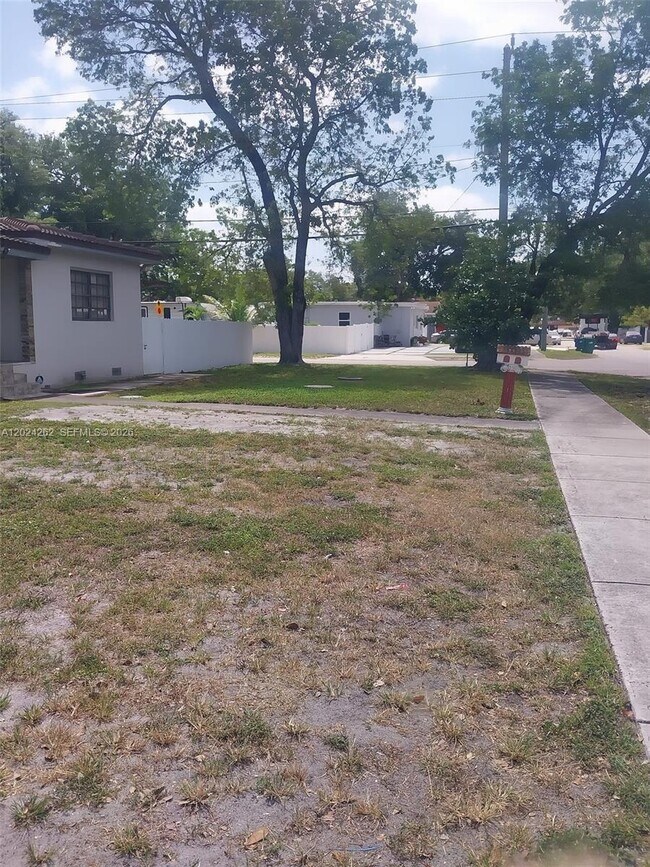 Foto del edificio - 2034 NW 93rd St