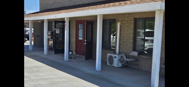 Building Photo - 603 Industrial Dr