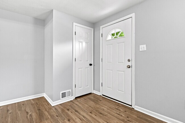 Foto del edificio - 56 Pointview Rd