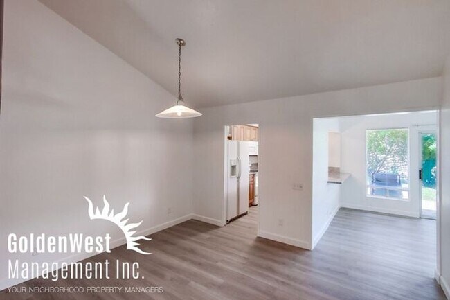 Foto del edificio - Remodeled 2Bdm 1Ba Townhome at Rancho Peña...