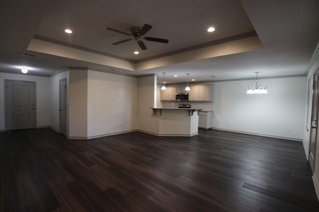 Foto del edificio - Beautiful 3 Bedroom 2 Bathroom Townhouse in South Tyler!