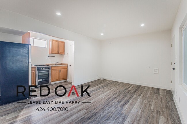 Building Photo - 4630 Venice Blvd.