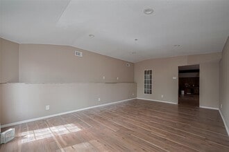 Building Photo - 811 Loire Ln