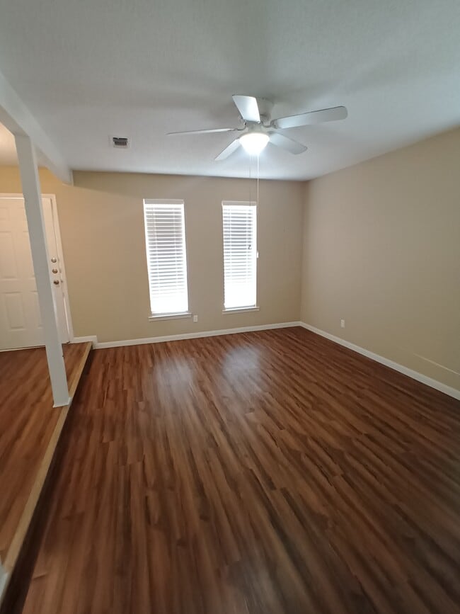 Building Photo - 622 Billie Ruth Ln