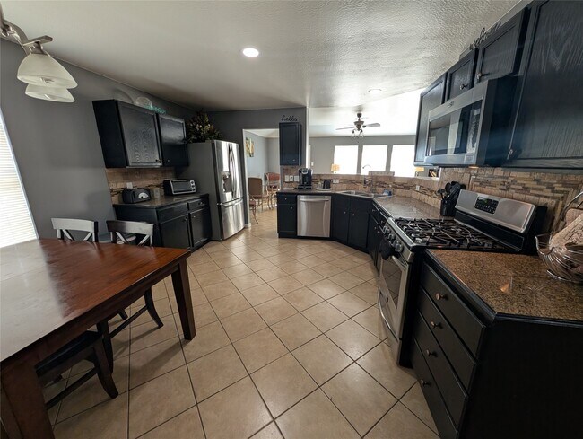 Foto del edificio - 714 N Vista Dr