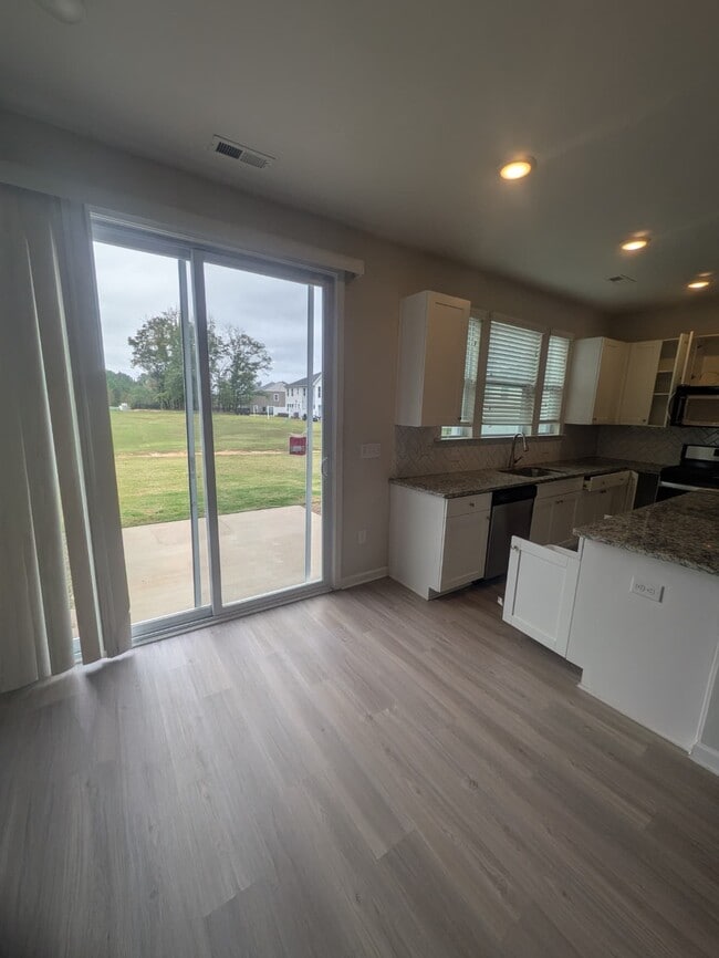 Building Photo - 784 Amarra Dr