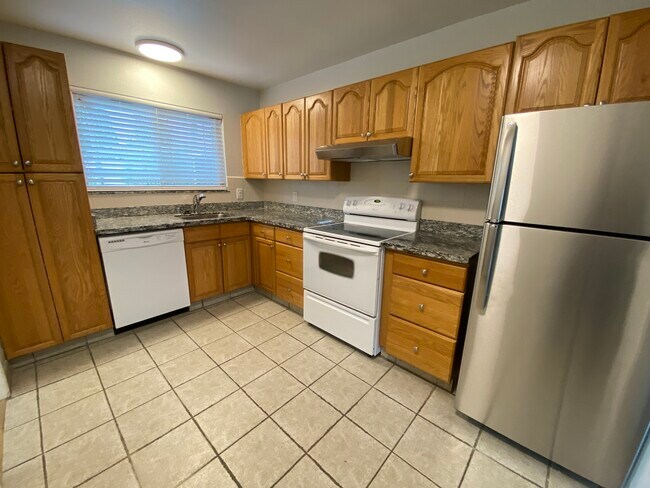 Foto del edificio - Farm Hill Manor Townhomes