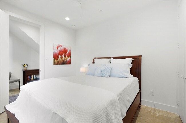 Photo - 1840 Euclid Ave Townhome